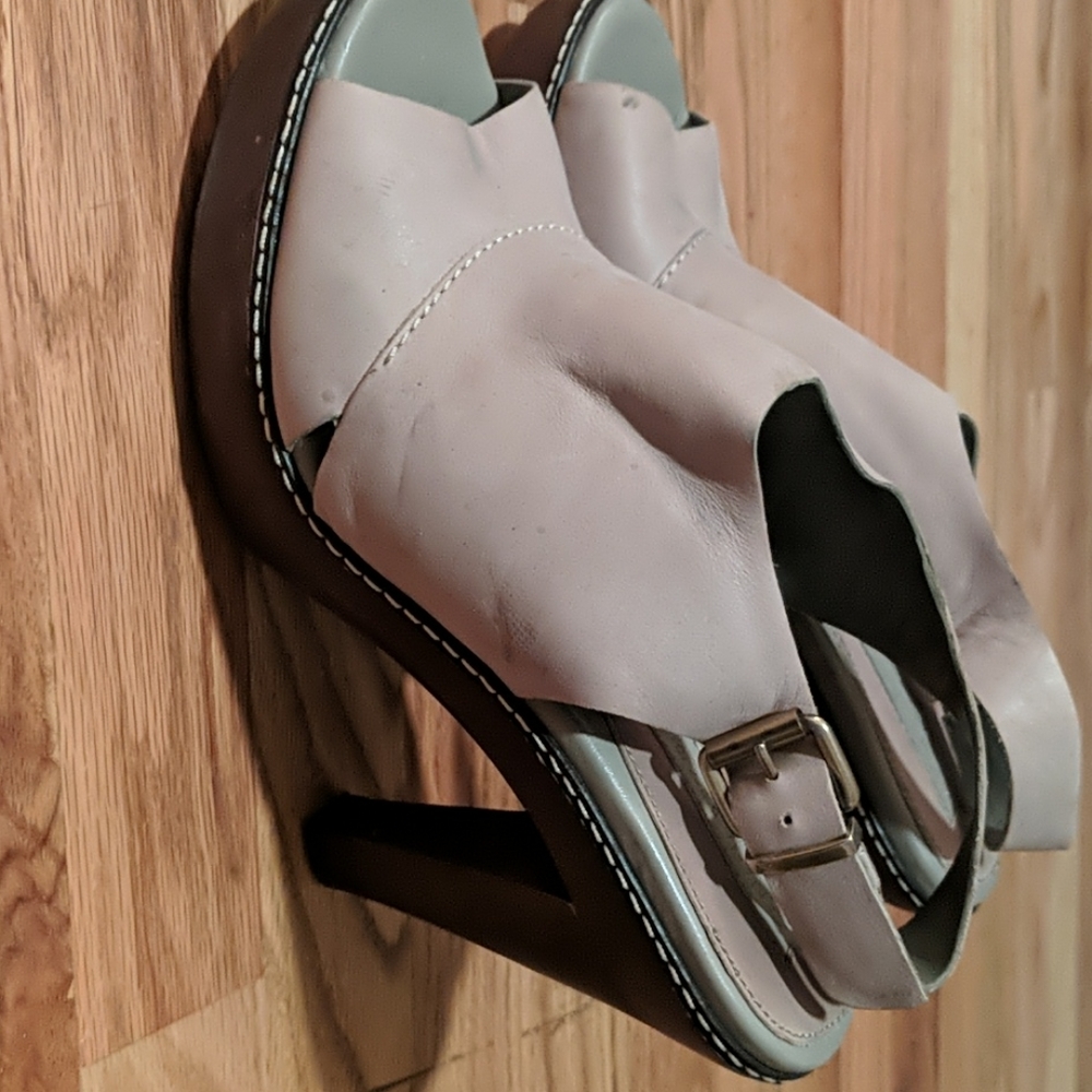 Peep toe sling back heels - Picture 2 of 3